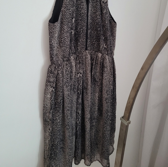 Dress - Picture 6 of 12